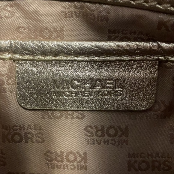 Michael Kors signature canvas jet set tote - Picture 9 of 11